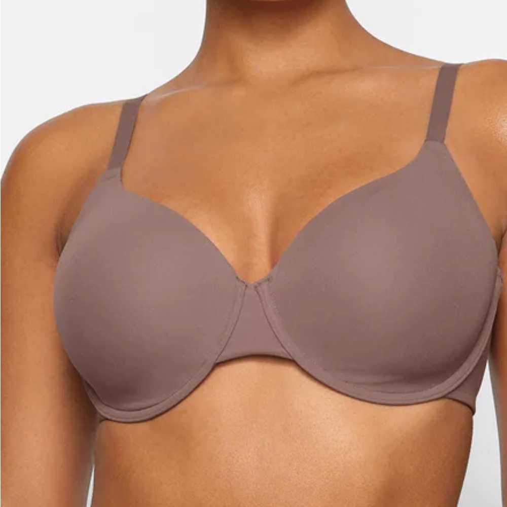 SKIMS T SHIRT BRA